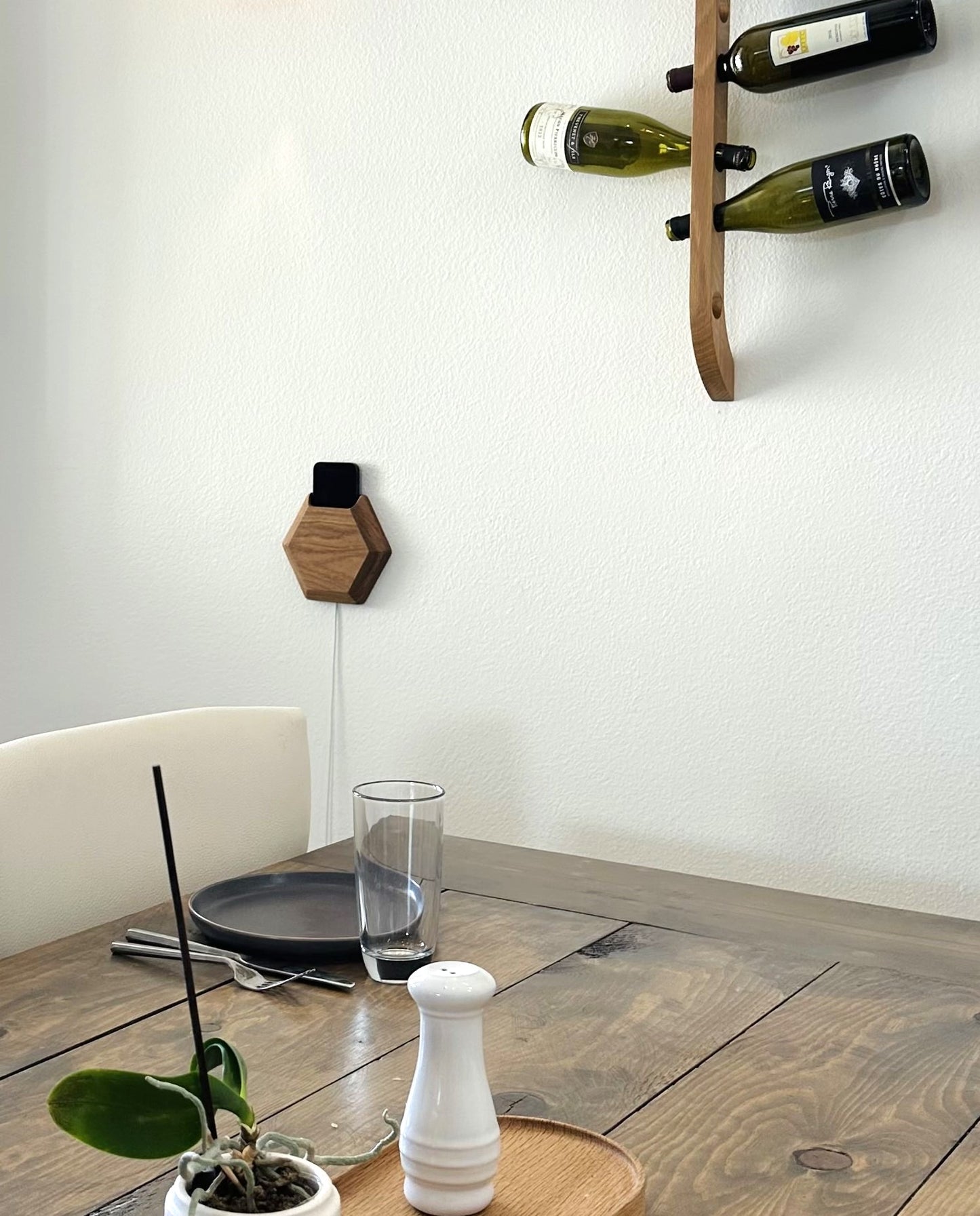 Smart Phone Wall Cradle Charger - Solid Oak - iPhone 16 Pro & Standard