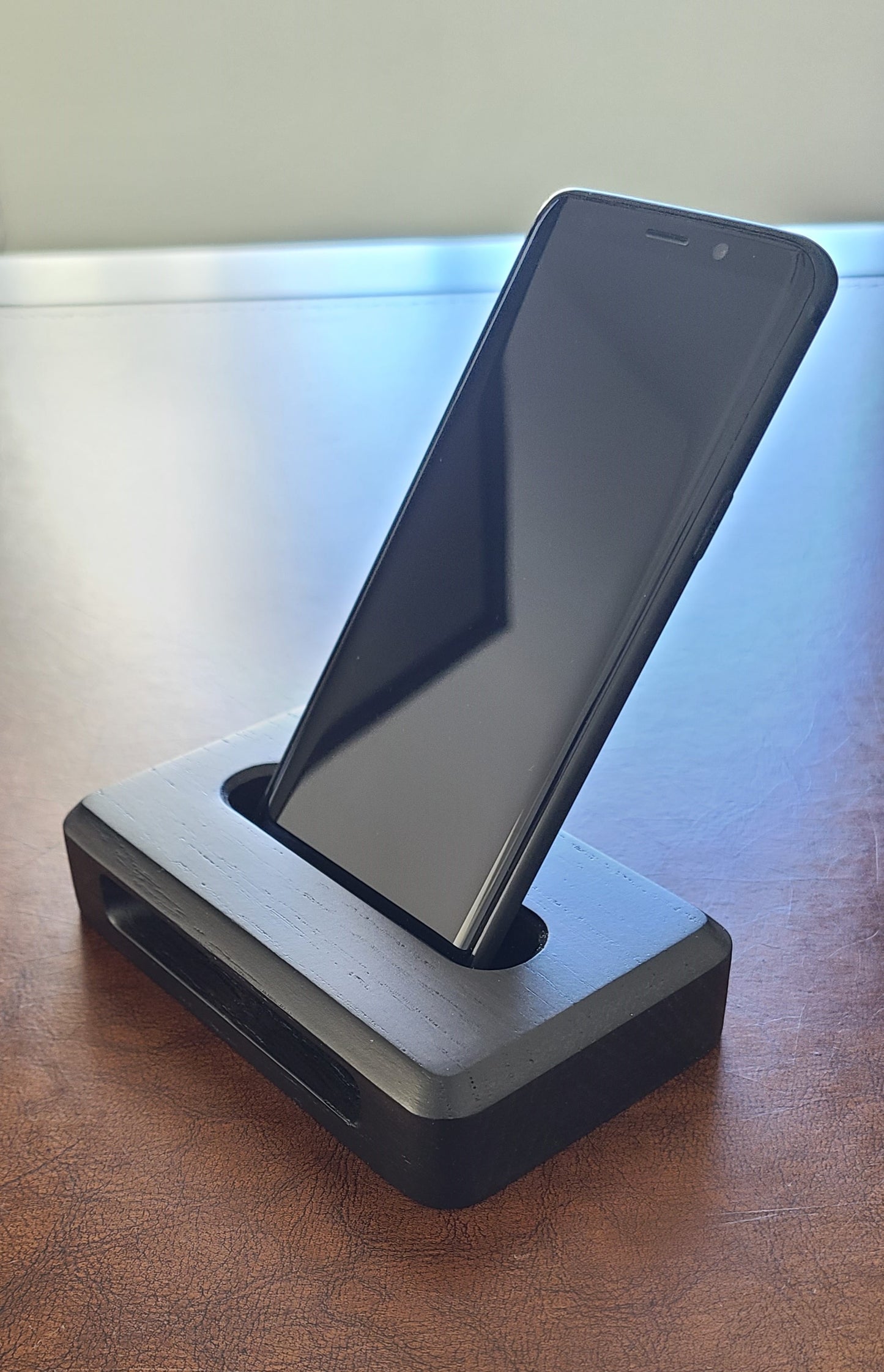 Desktop Phone Stand with Speaker Port